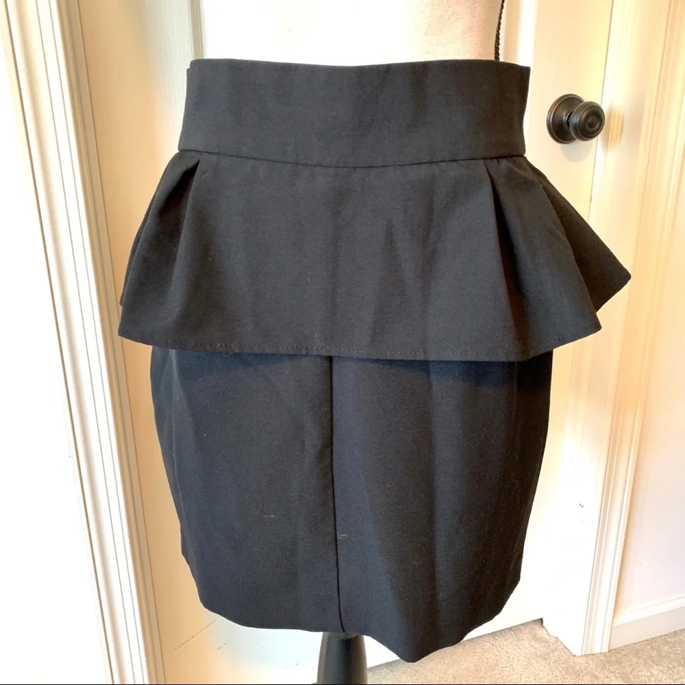 JW Petite Ruffled Hip Pencil Skirt—SZ. 6 Petite